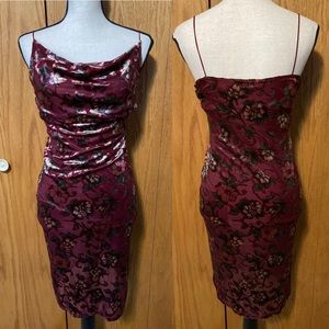 🌟 Gorgeous Maroon Velvet Dress 🌟